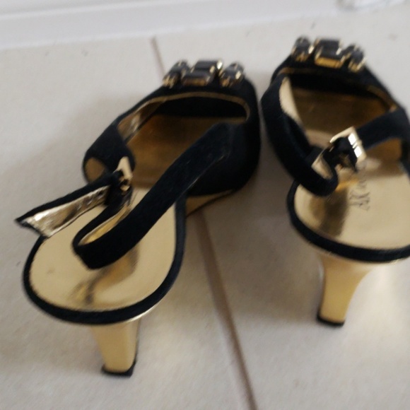 Sandals - Picture 3 of 5